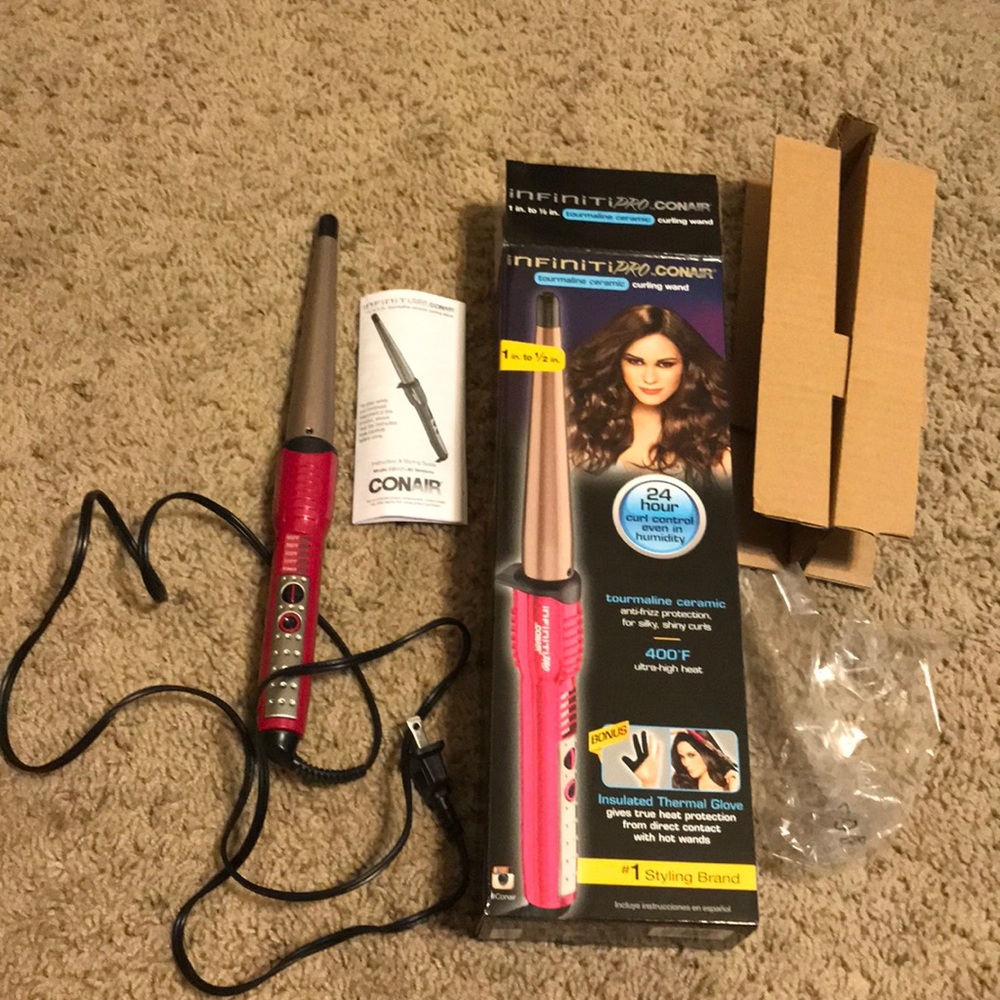 Selling my Conair curling wan 1-1/2 inch!